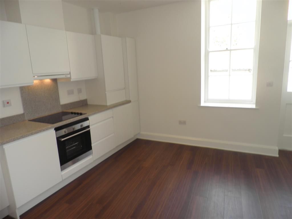 Property photo 3 of 12 Kitchen