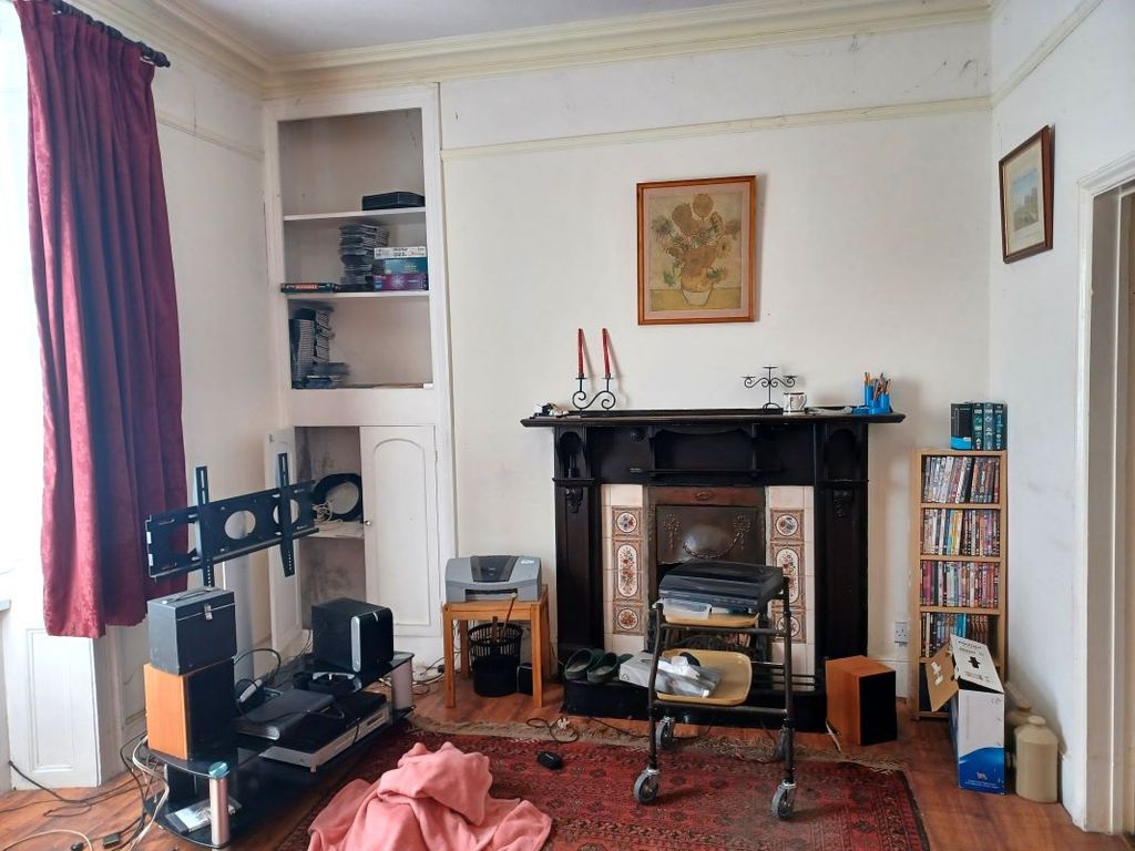 Property photo 2 of 7