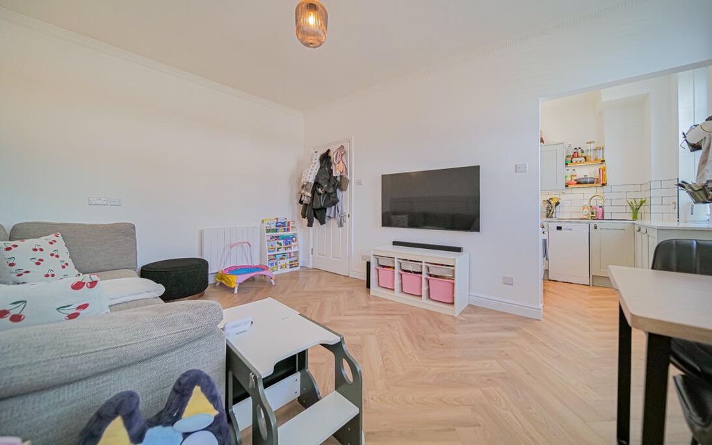 Property photo 3 of 8 P1070024.Jpg