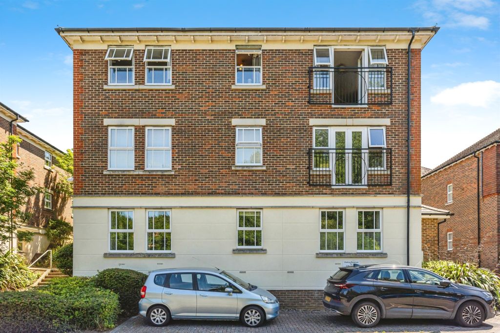 Property photo 2 of 20