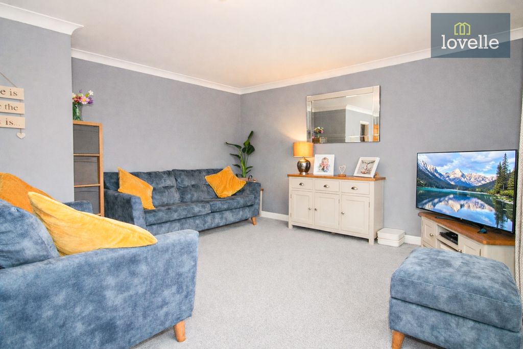 Property photo 2 of 16