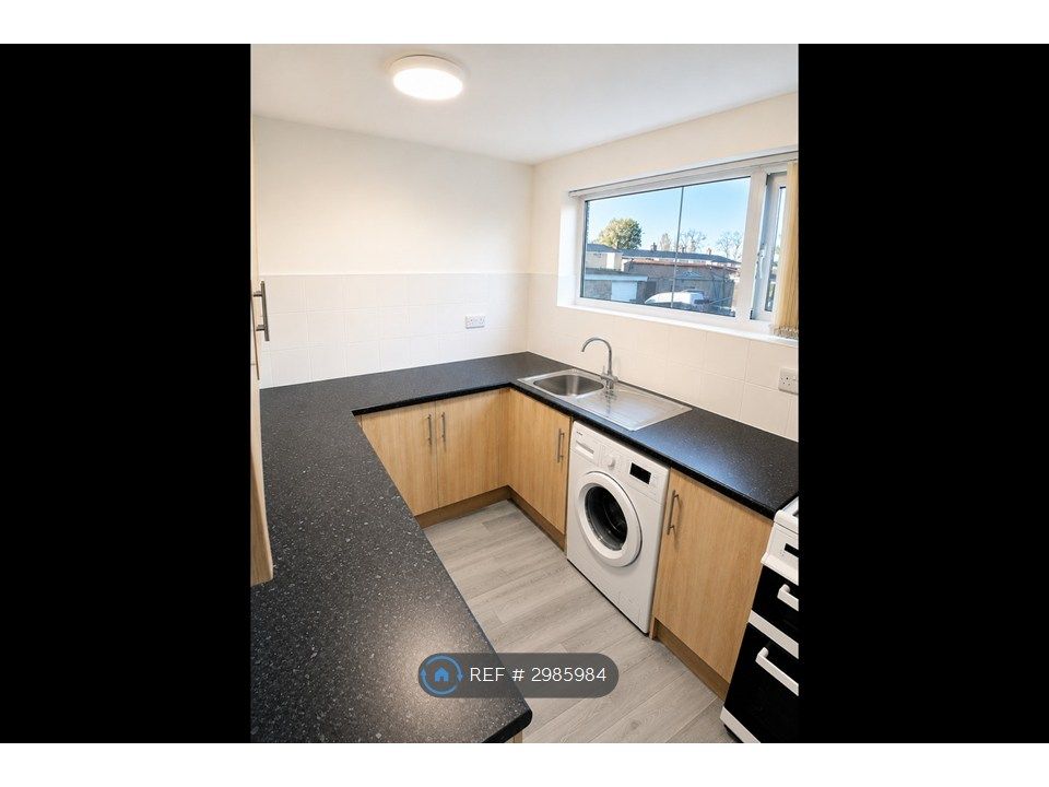 Property photo 3 of 16 Kitchen