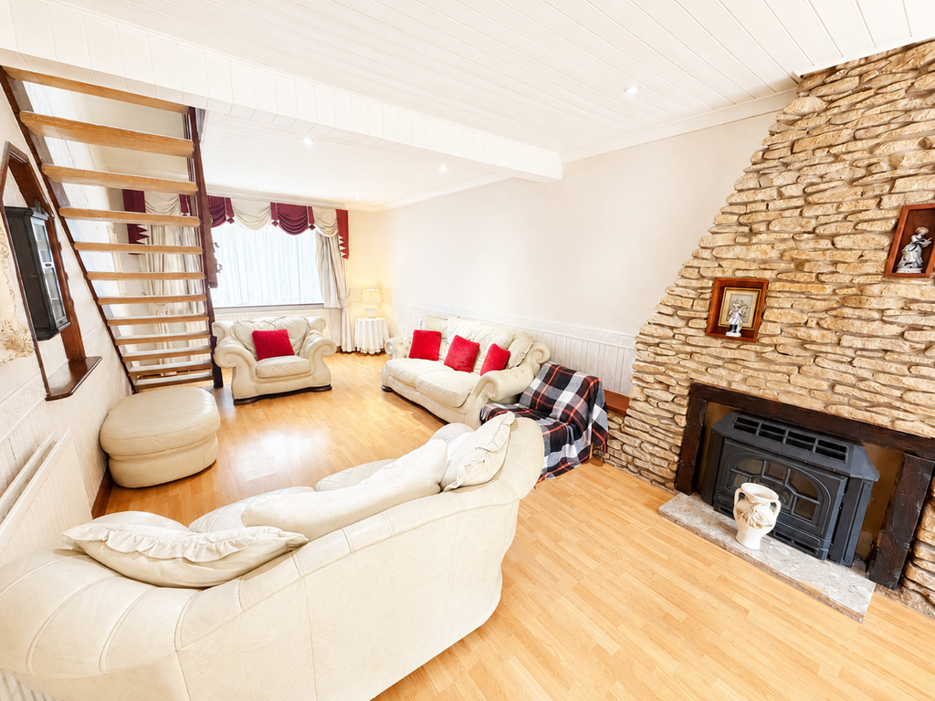 Property photo 2 of 14 5A656333-B690-44F6-8De5-4CC8D03C01F5
