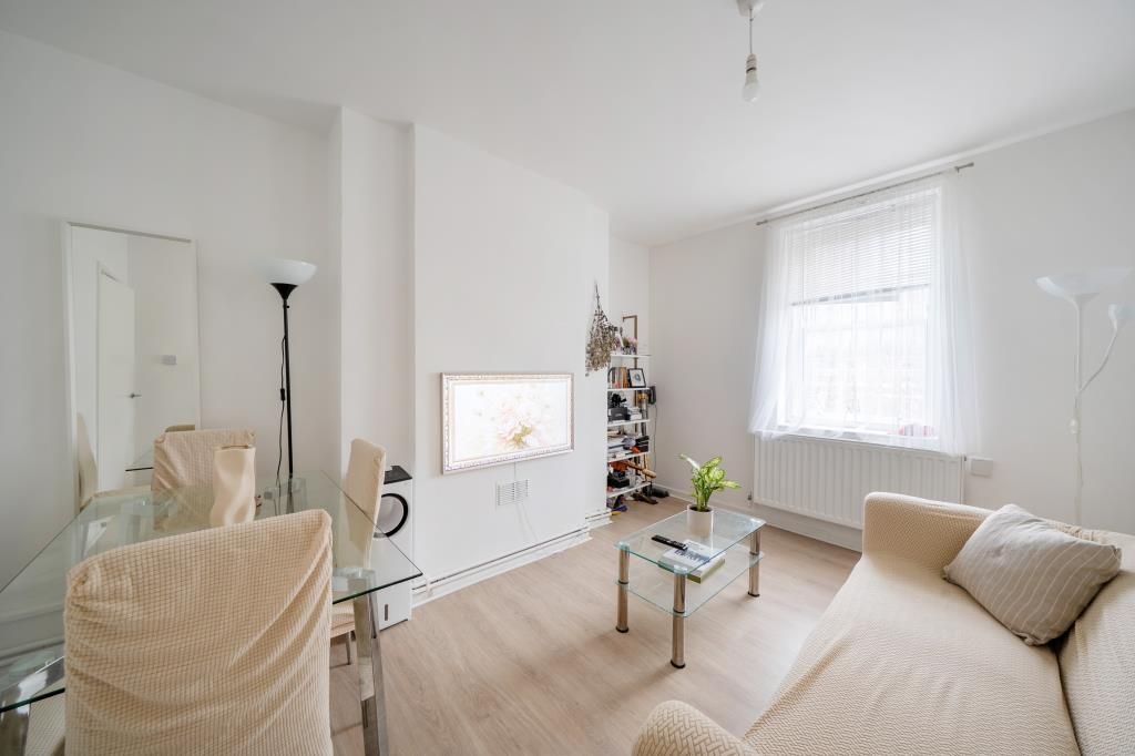 Property photo 3 of 11 Reception