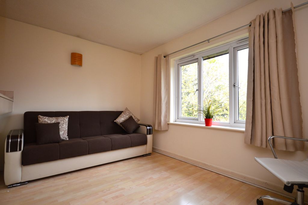 Property photo 1 of 6 1 Bedroom Apartment To Rent