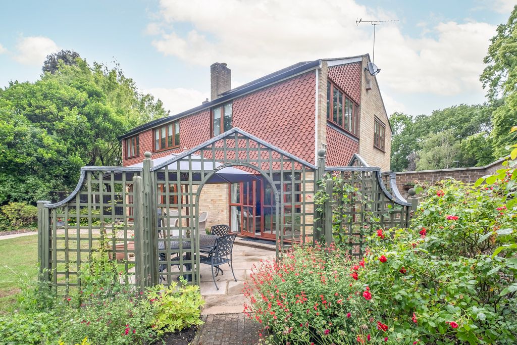 Property photo 2 of 17