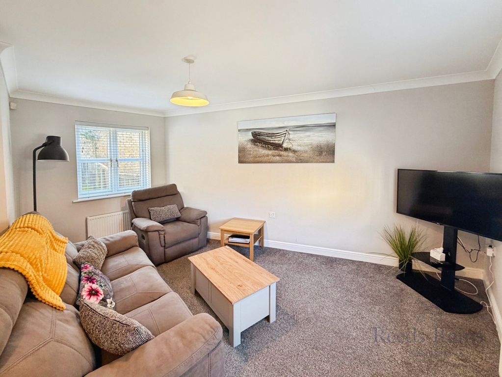 Property photo 2 of 14 Lounge