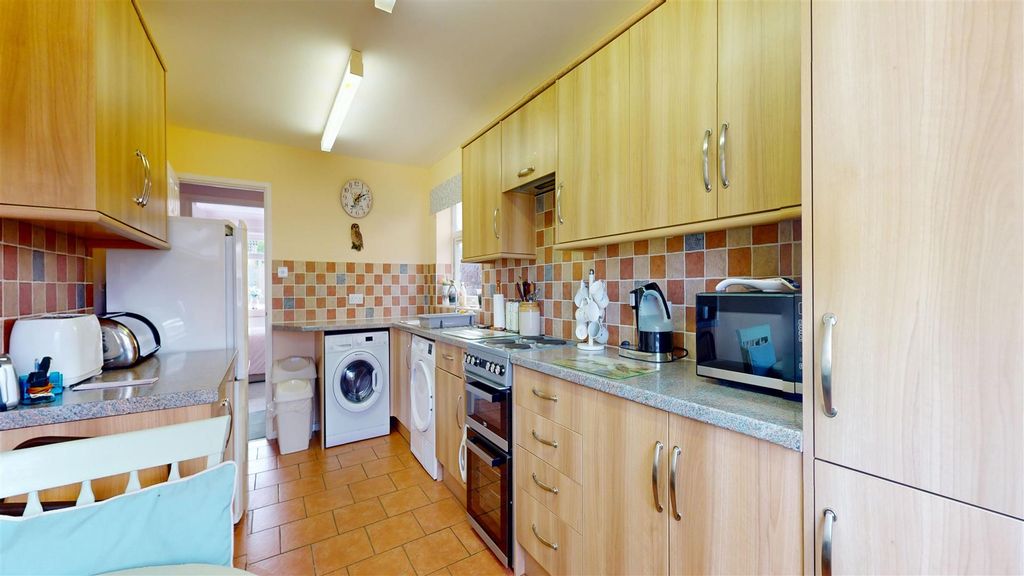 Property photo 2 of 12 Kitchen Diner