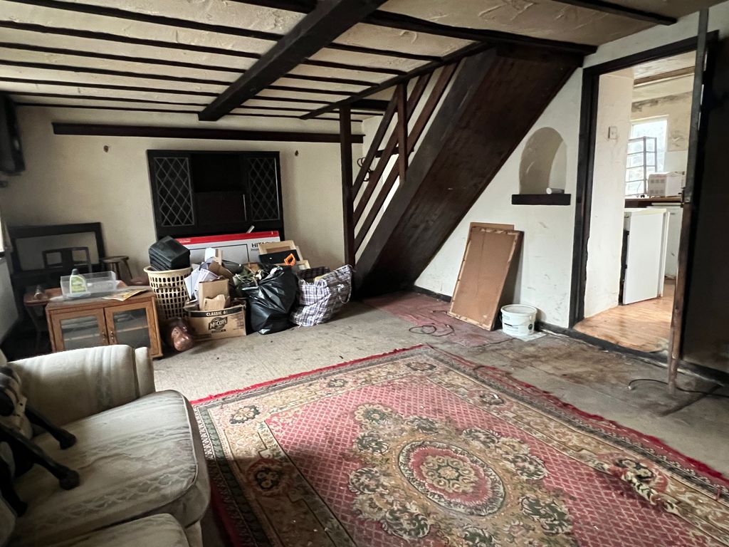 Property photo 2 of 12