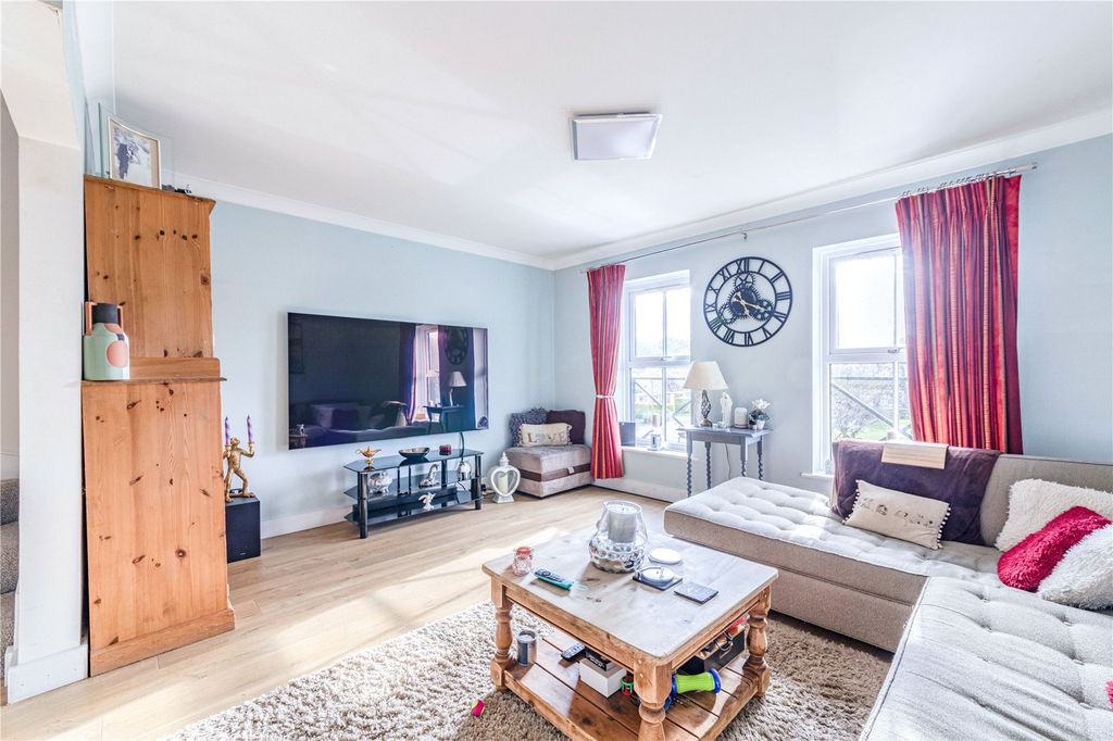 Property photo 2 of 30 Picture No. 15