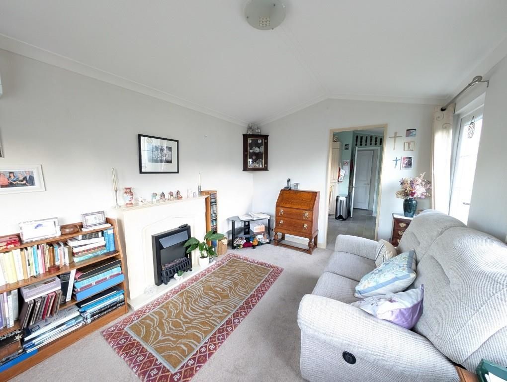 Property photo 3 of 10 Lounge 2.Jpg