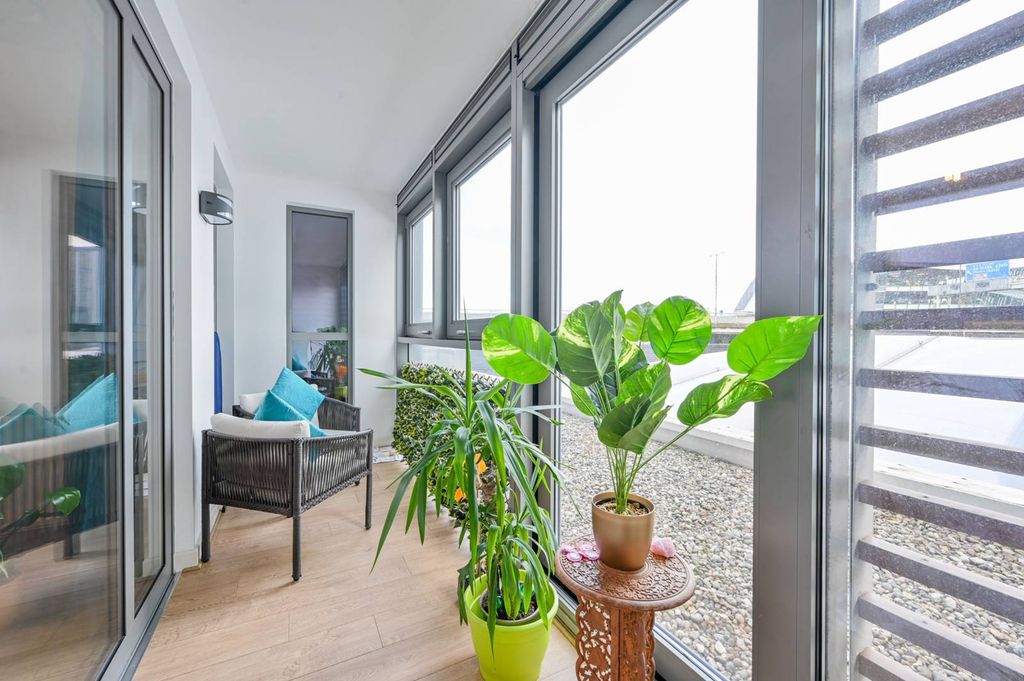 Property photo 3 of 8