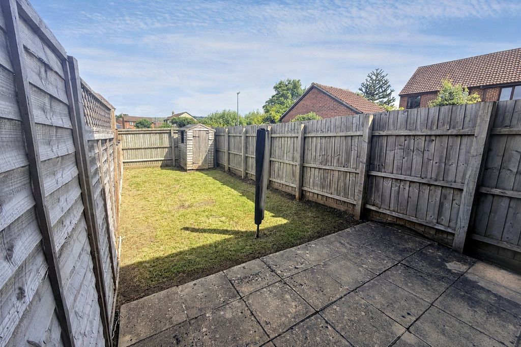 Property photo 2 of 17 Picture No. 24