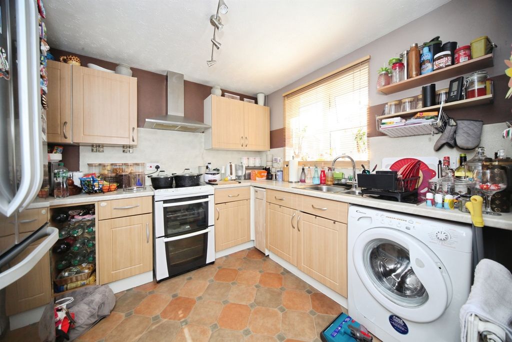 Property photo 2 of 13