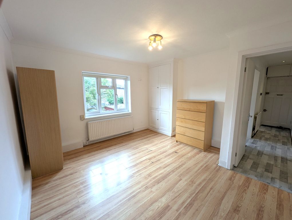 Property photo 1 of 9 Bedroom 1