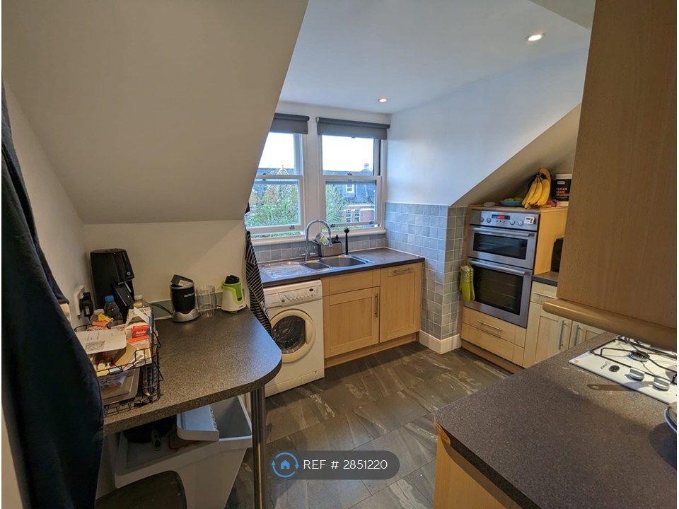 Property photo 3 of 7 Kitchen