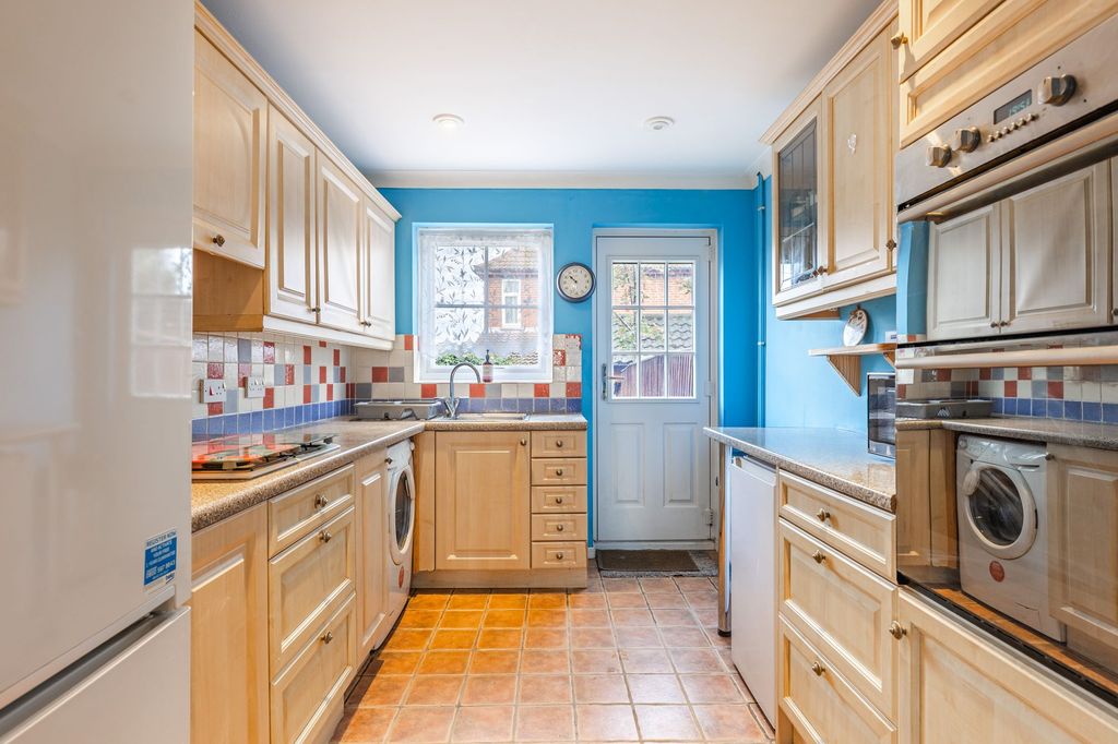 Property photo 3 of 12
