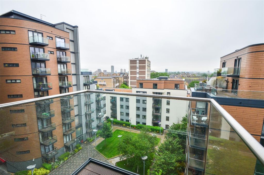 Property photo 2 of 6 Park Vista Tower