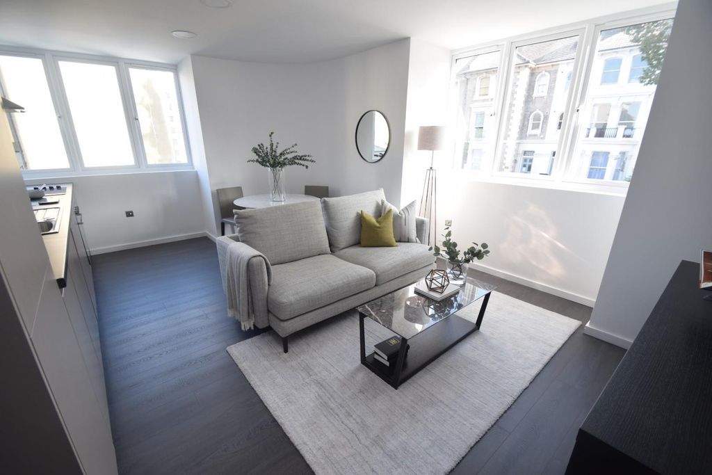 Property photo 2 of 5 Berkeley House Living 3.Jpg