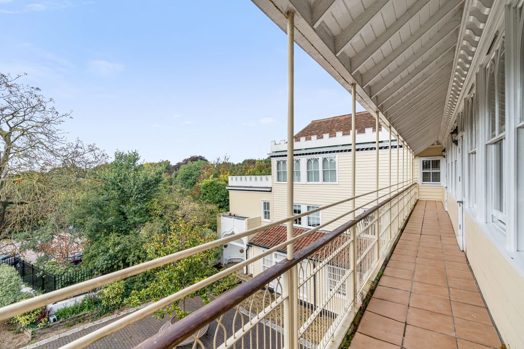 Property photo 3 of 12