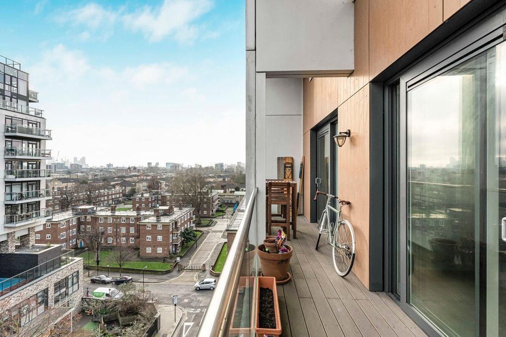 Property photo 2 of 16 Balcony