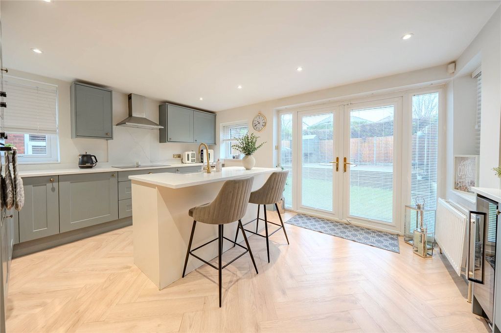 Property photo 3 of 19 Picture No. 02