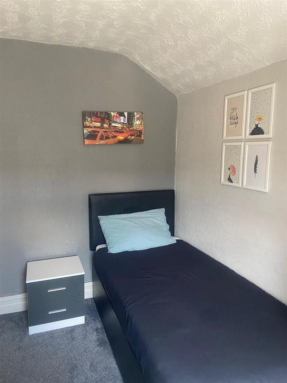 Property photo 1 of 17 Bedroom 4