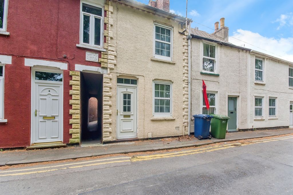 Property photo 1 of 17