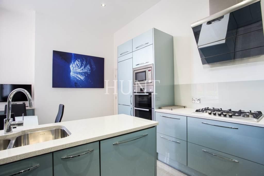 Property photo 2 of 33