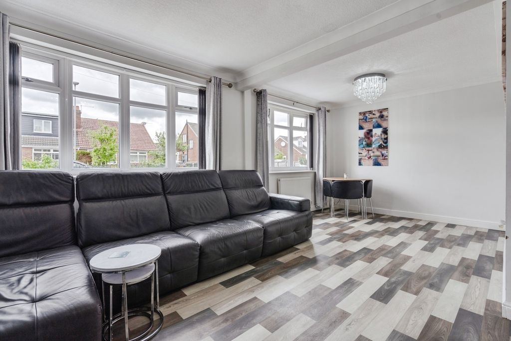 Property photo 3 of 18 Pbox-Img.Jpg