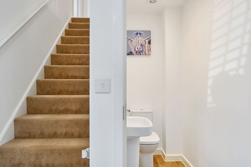 Property photo 2 of 30