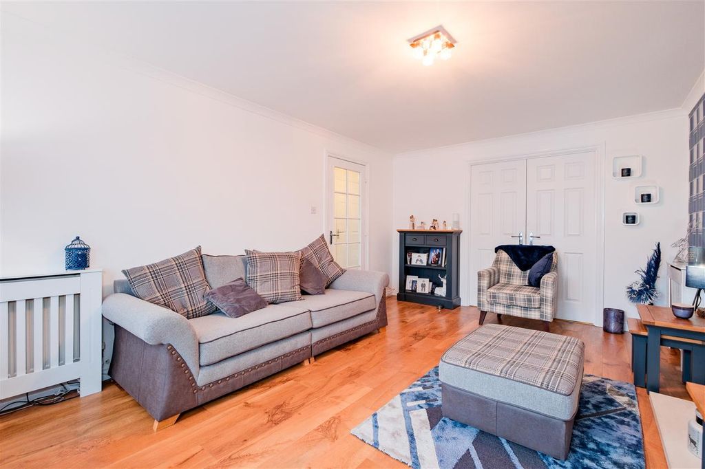 Property photo 3 of 32