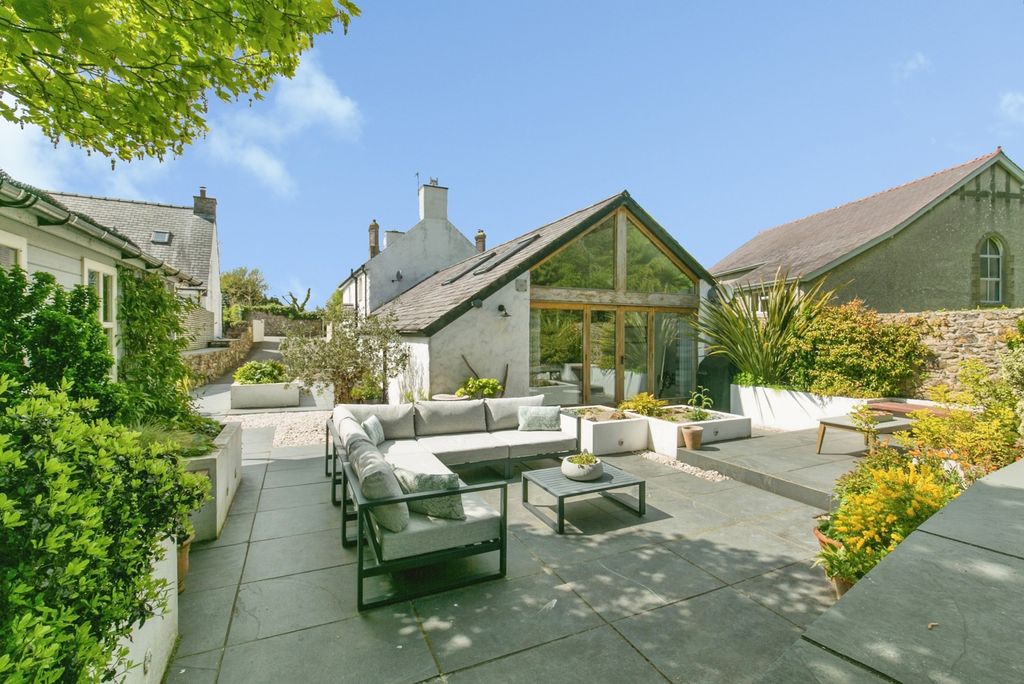 Property photo 1 of 22 Pbox-Img.Jpg