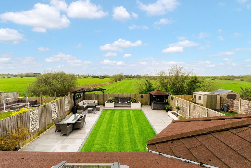 Property photo 2 of 46