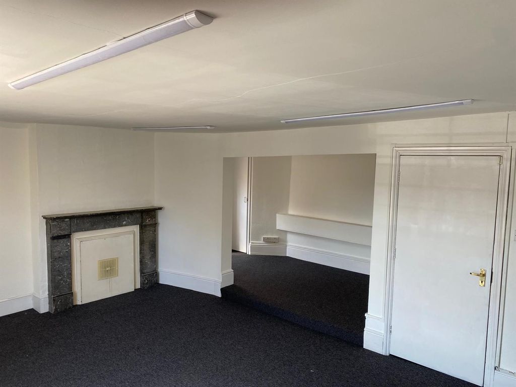 Property photo 3 of 4