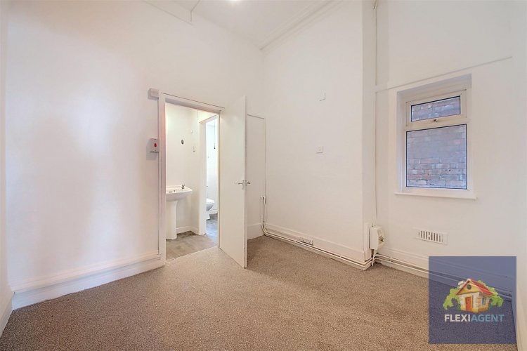 Property photo 3 of 6 5327883