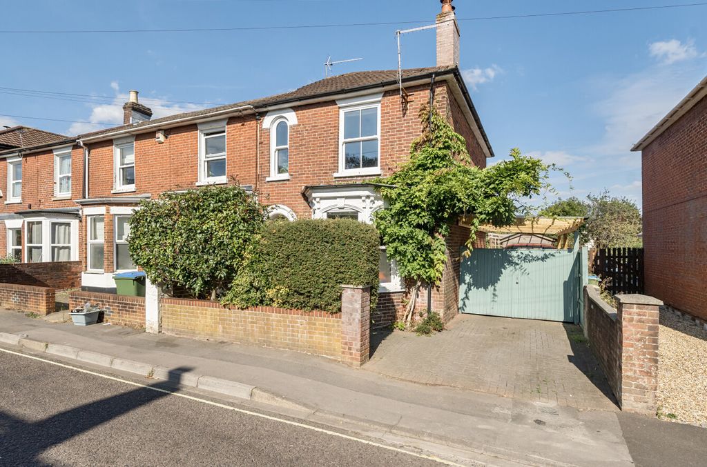 Property photo 1 of 15 1335991-15-68A88E...