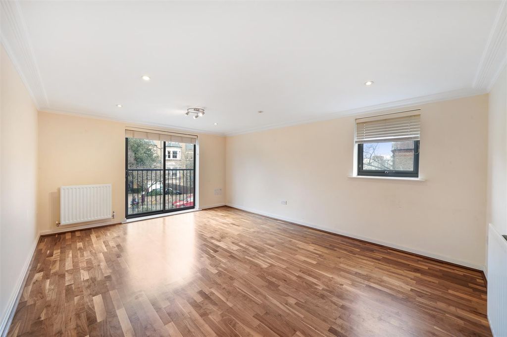 Property photo 2 of 15 Halcyon Place