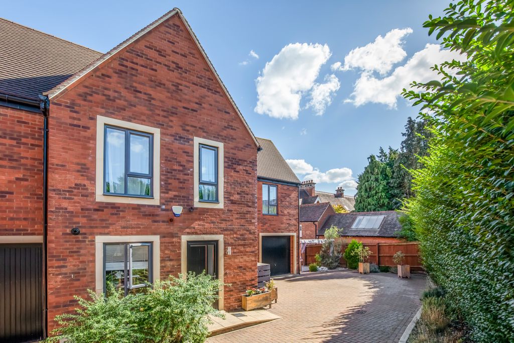 Property photo 1 of 20 Front View