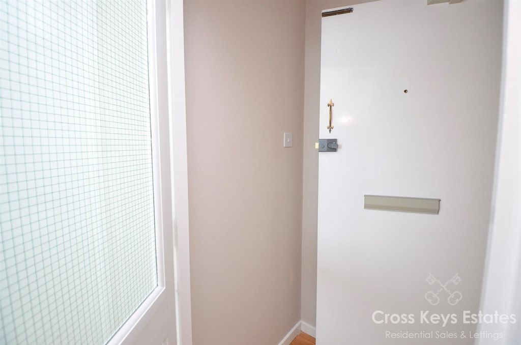 Property photo 2 of 20 Entrance Vestibule
