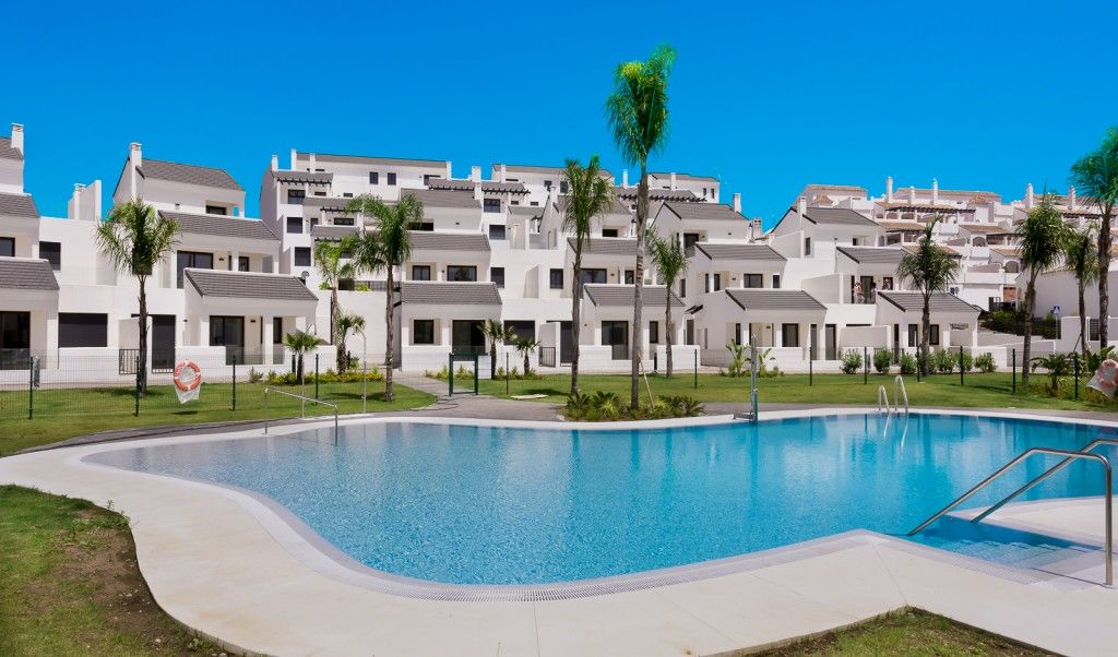 Property photo 1 of 20 Pool-Complex