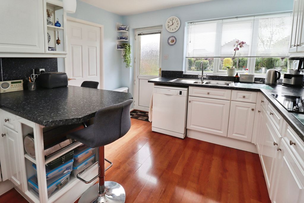 Property photo 3 of 23