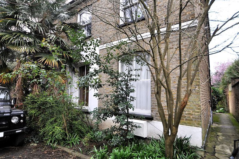 Property photo 1 of 11 Photo 9