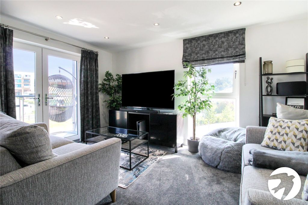 Property photo 2 of 18 Open Plan Living