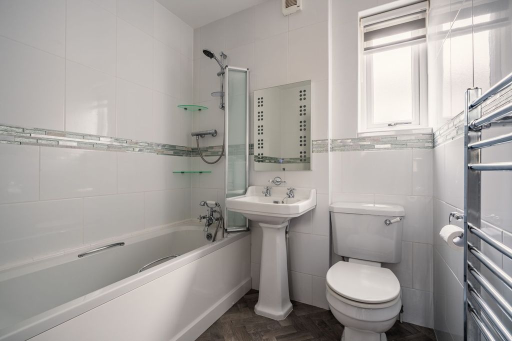 Additional image 8 of 3 bed flat for saleYork Road, Deganwy LL31