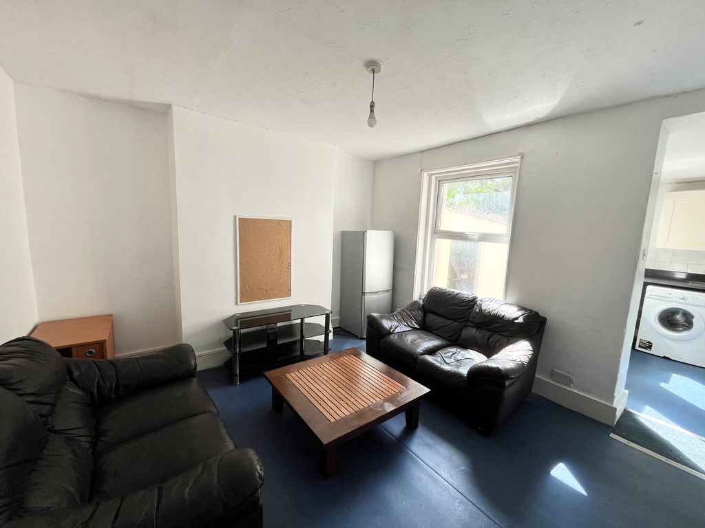 Property photo 2 of 12 Gallery