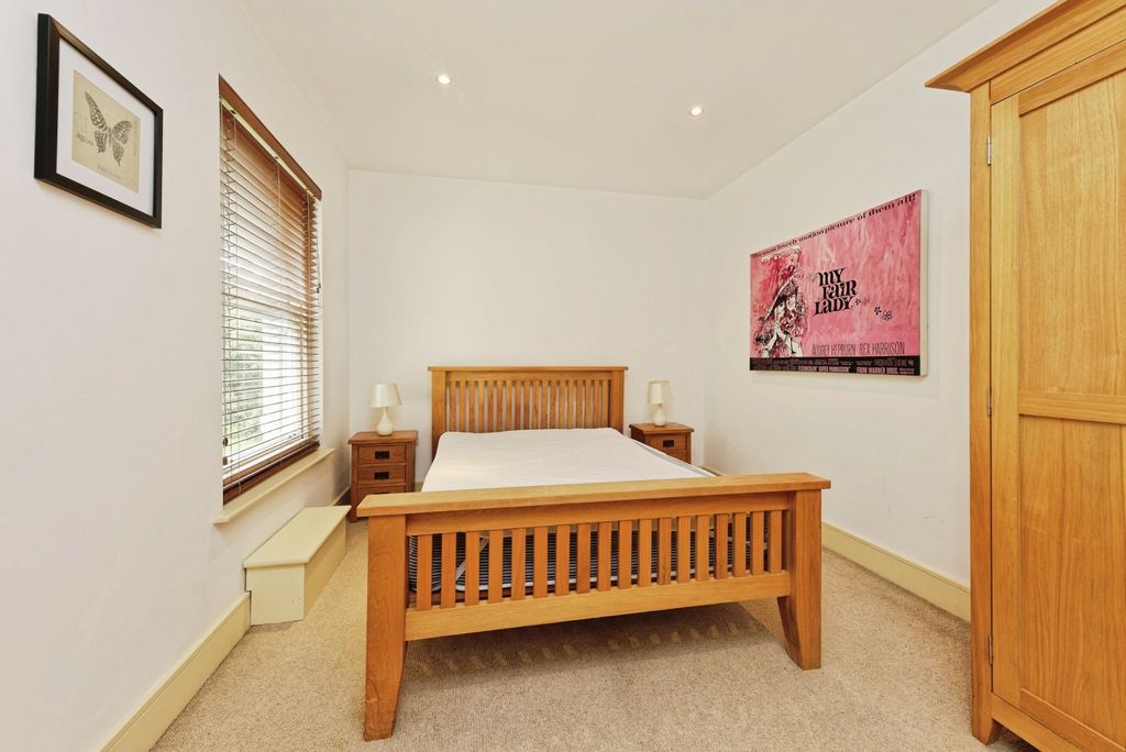 Property photo 3 of 22 Pbox-Img.Jpg