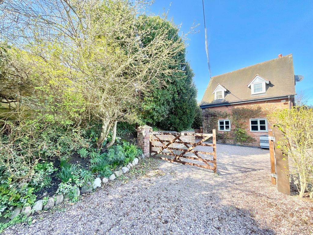 Property photo 1 of 27