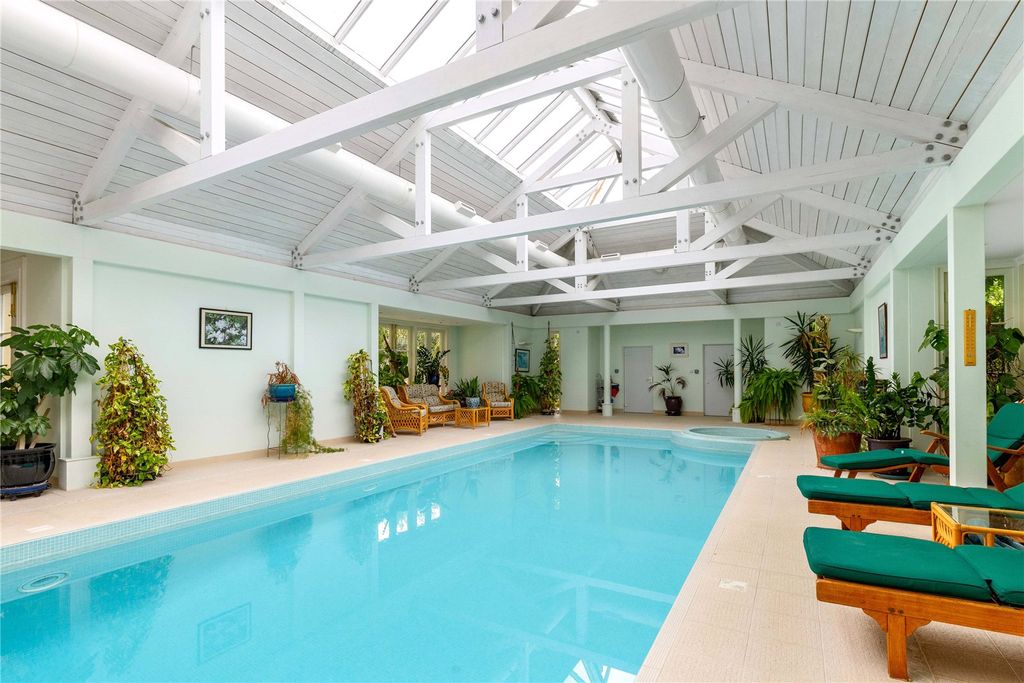 Property photo 2 of 36 Picture No. 97