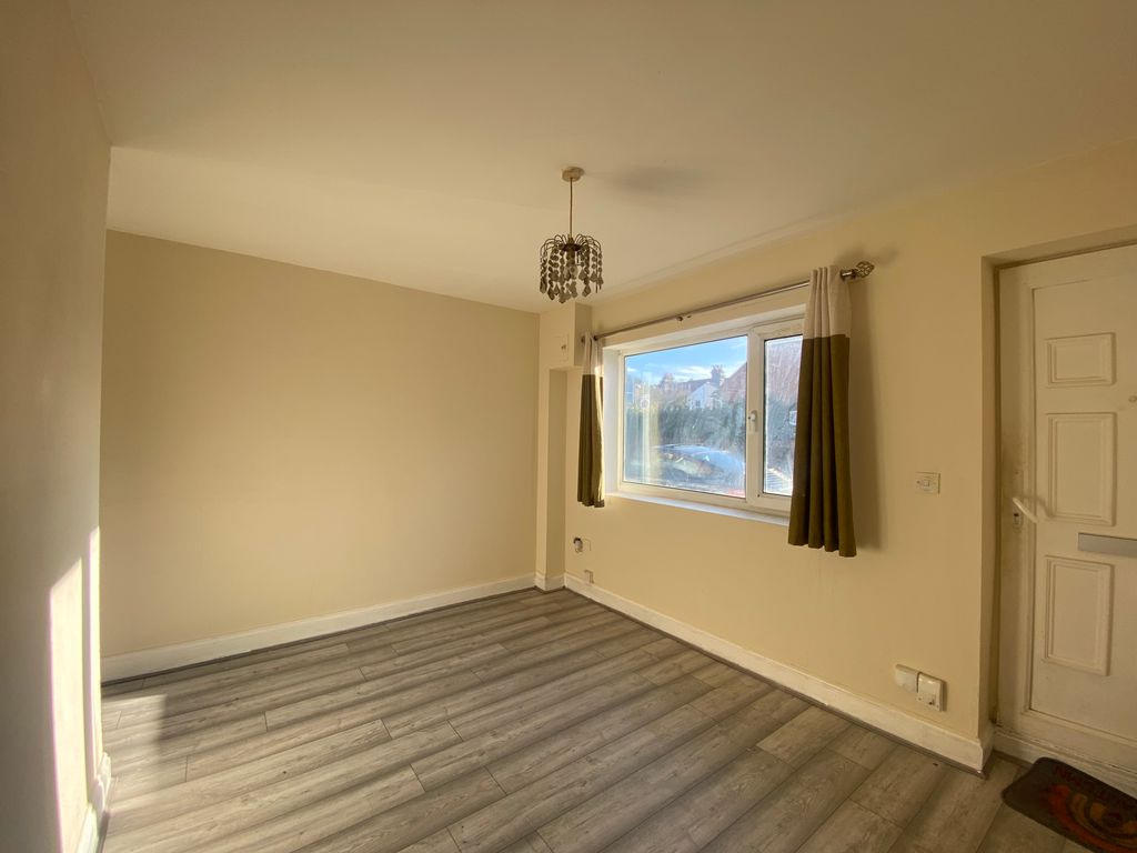 Property photo 2 of 13 Lounge